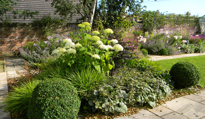 A large city garden design in Edinburgh
